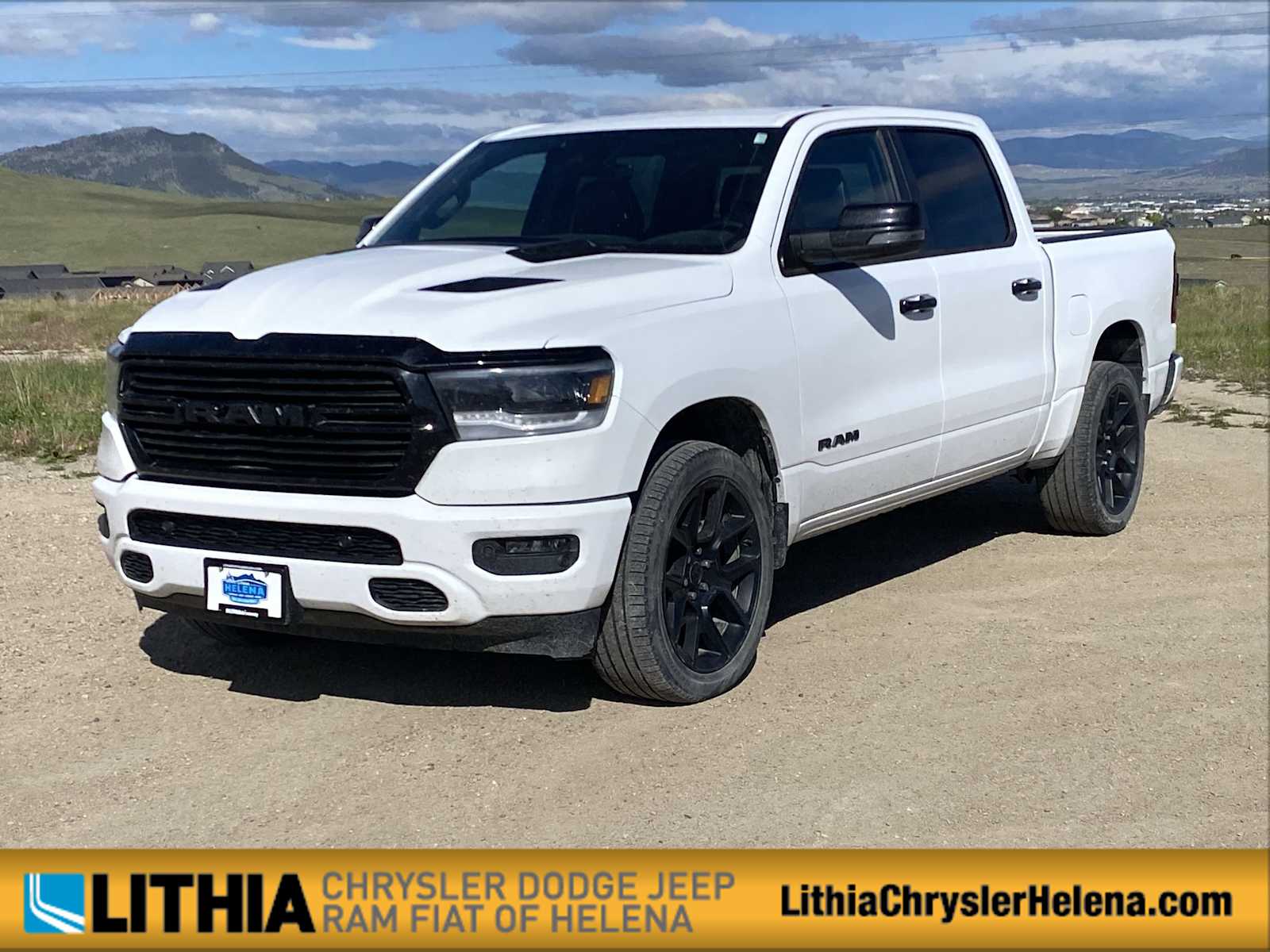 2024 RAM 1500 Laramie 4x4 Crew Cab 5'7's photo