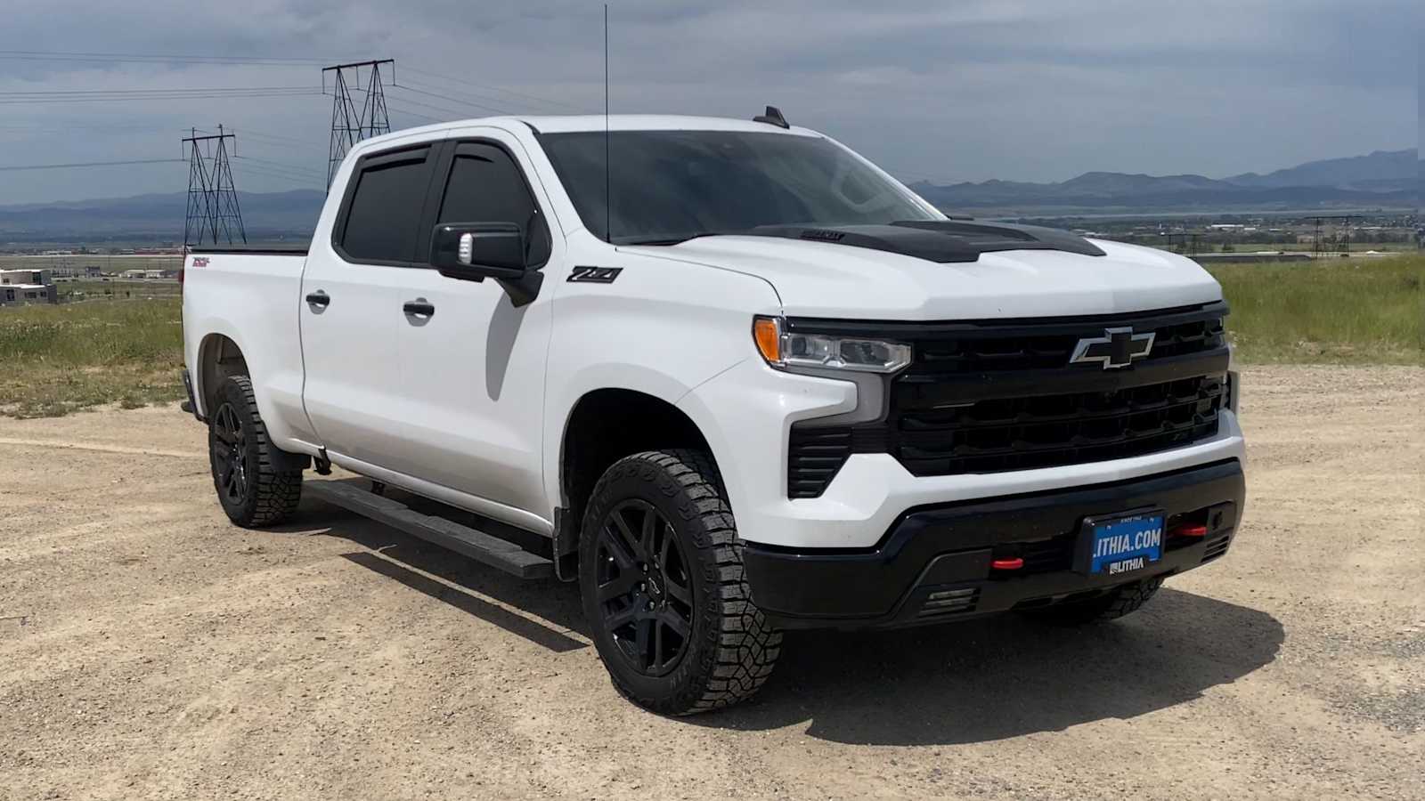 2022 Chevrolet Silverado 1500 LT Trail Boss photo 2