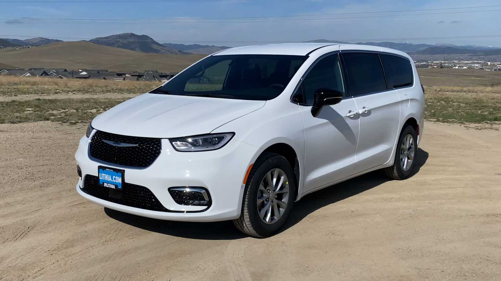 Thumbnail: 2026 Chrysler Pacifica - 4