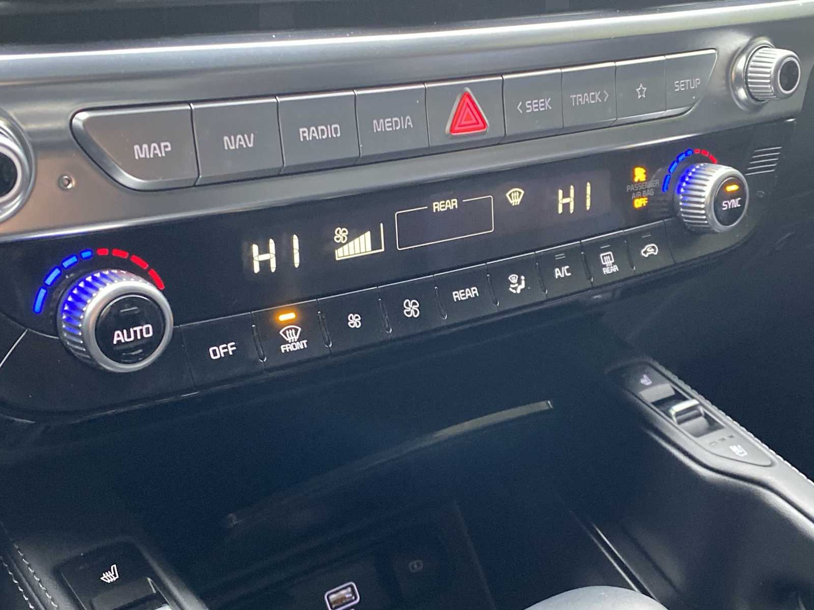 Thumbnail: 2022 Kia Telluride - 24