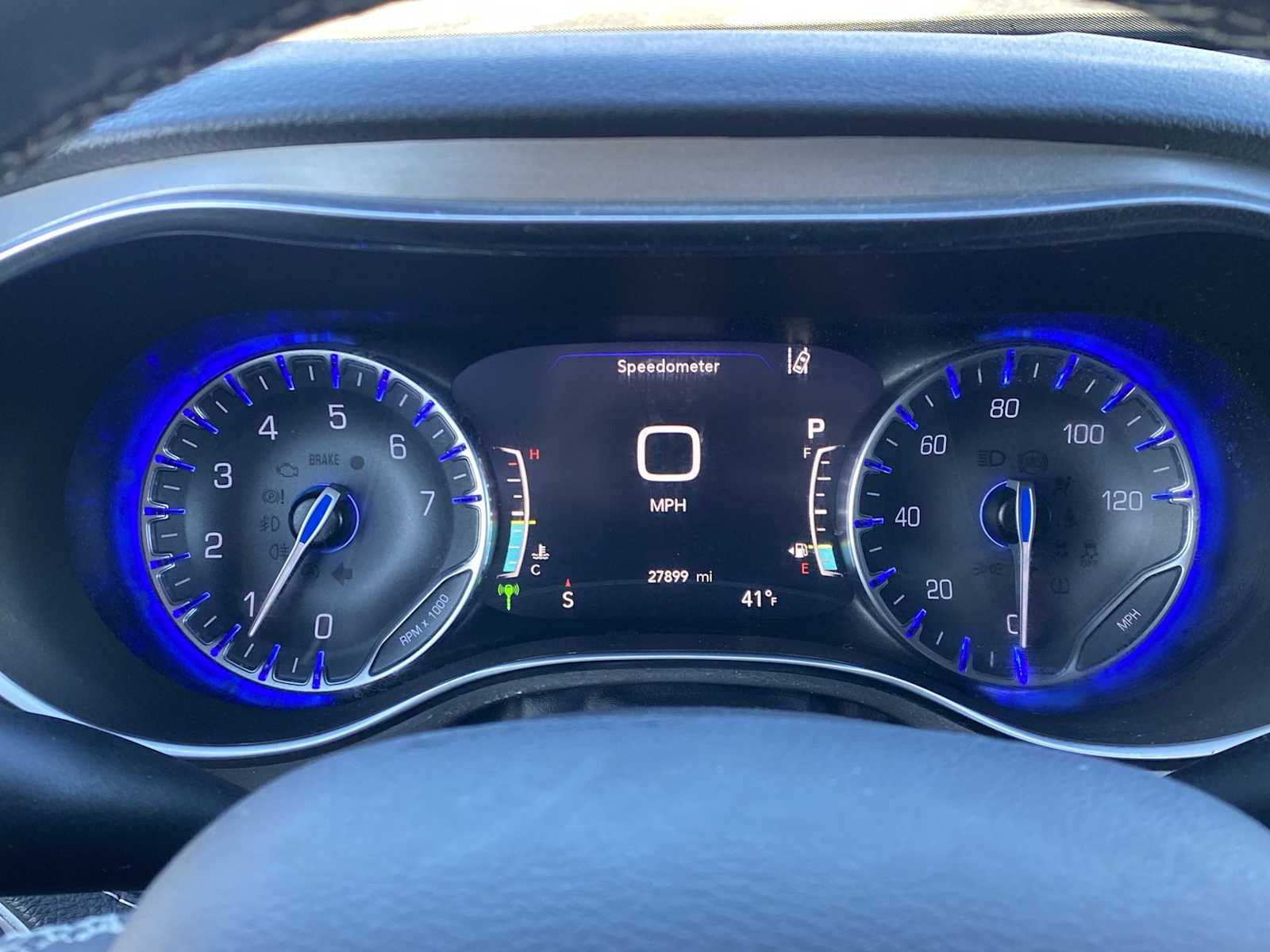 Thumbnail: 2022 Chrysler Pacifica - 18