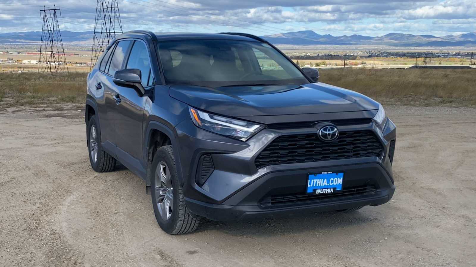 2023 Toyota RAV4 XLE photo 2