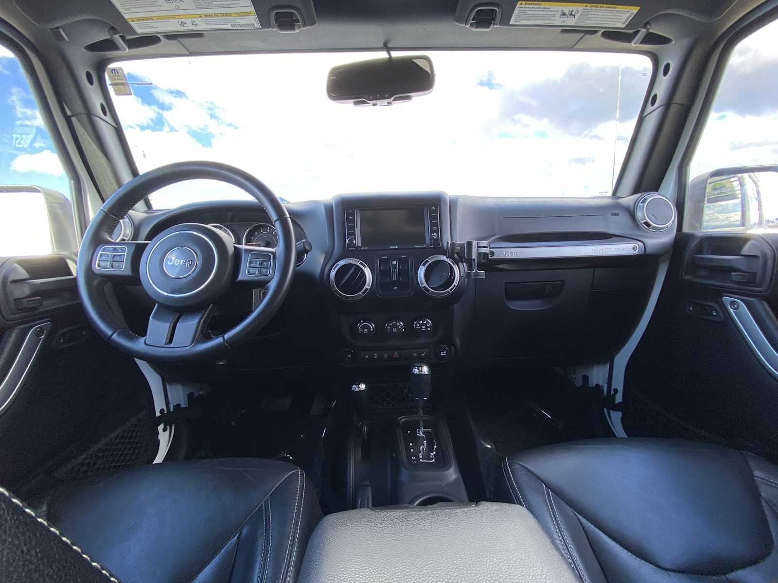 Thumbnail: 2017 Jeep Wrangler - 16