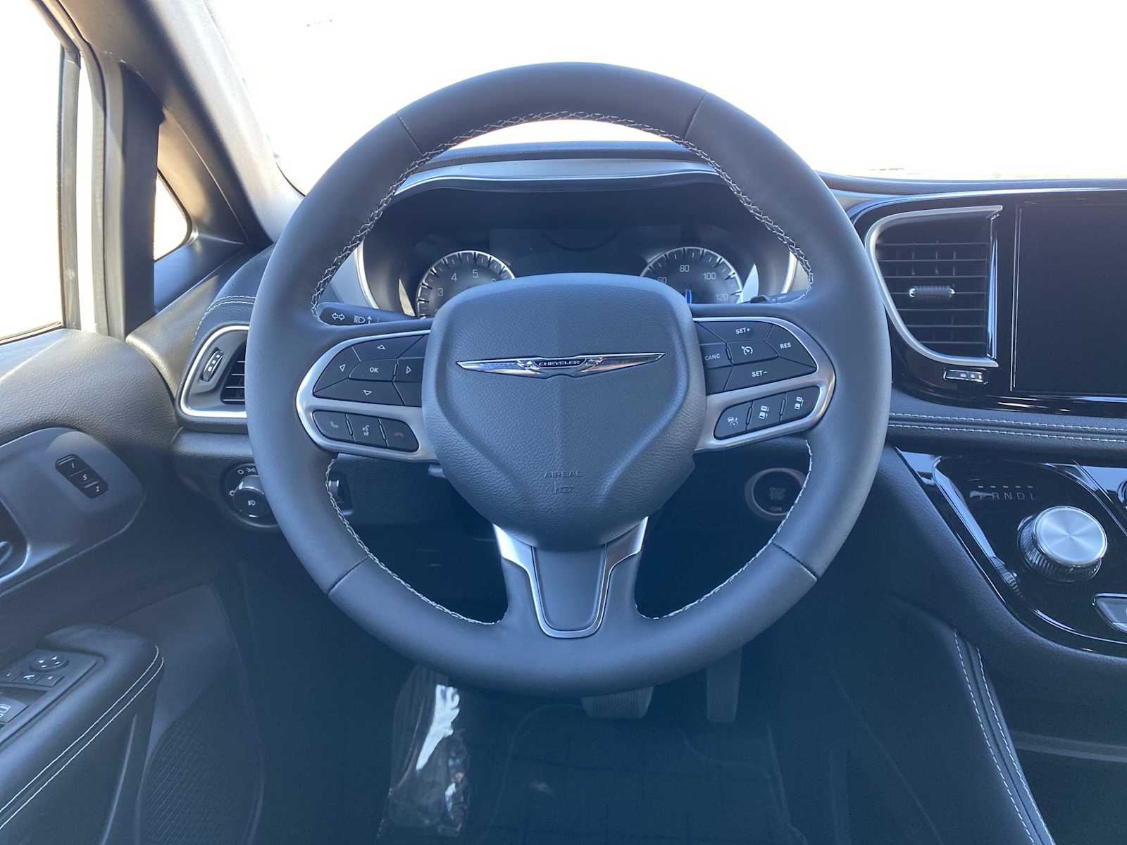 Thumbnail: 2026 Chrysler Pacifica - 30