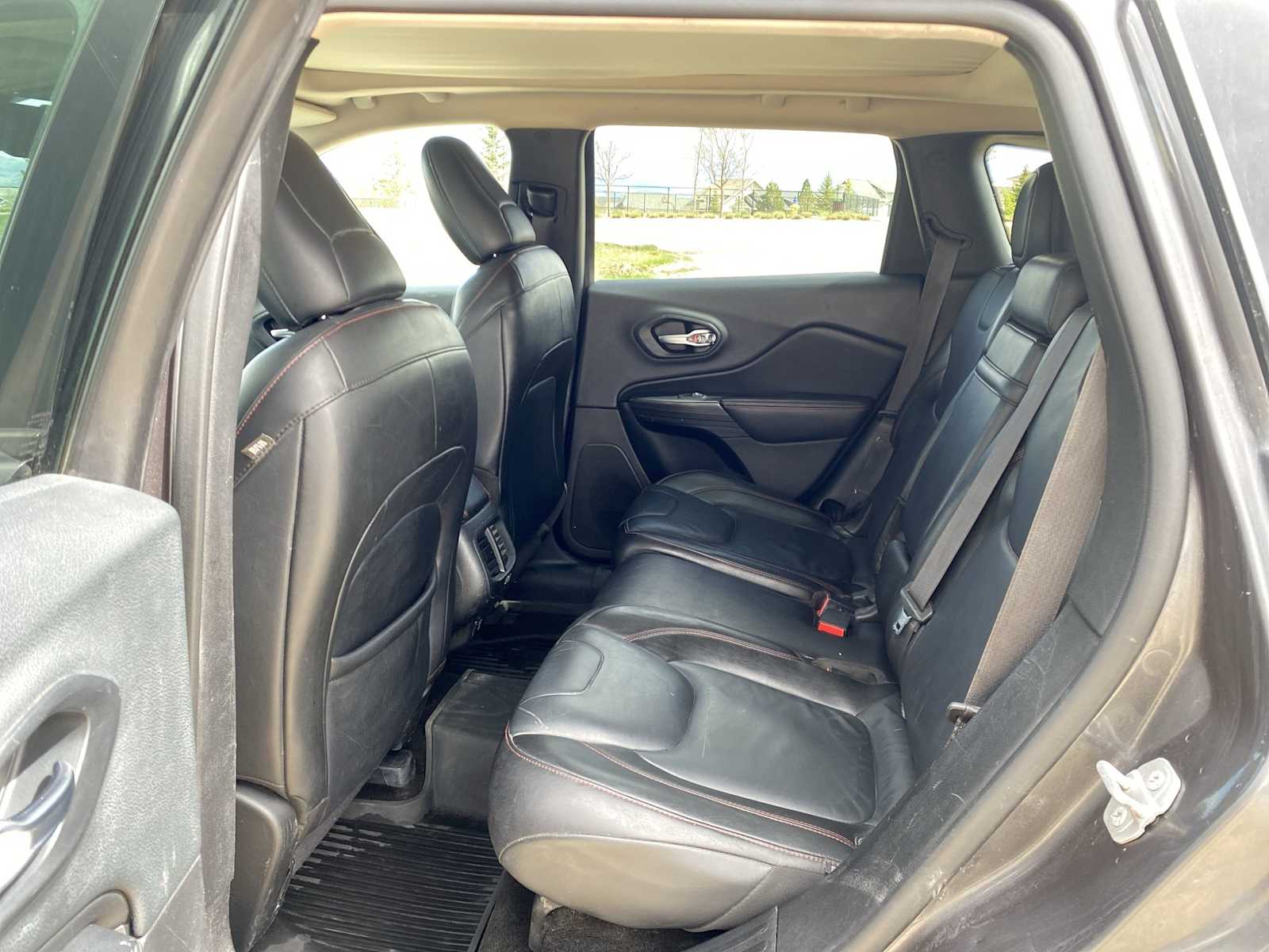 Thumbnail: 2015 Jeep Cherokee - 35