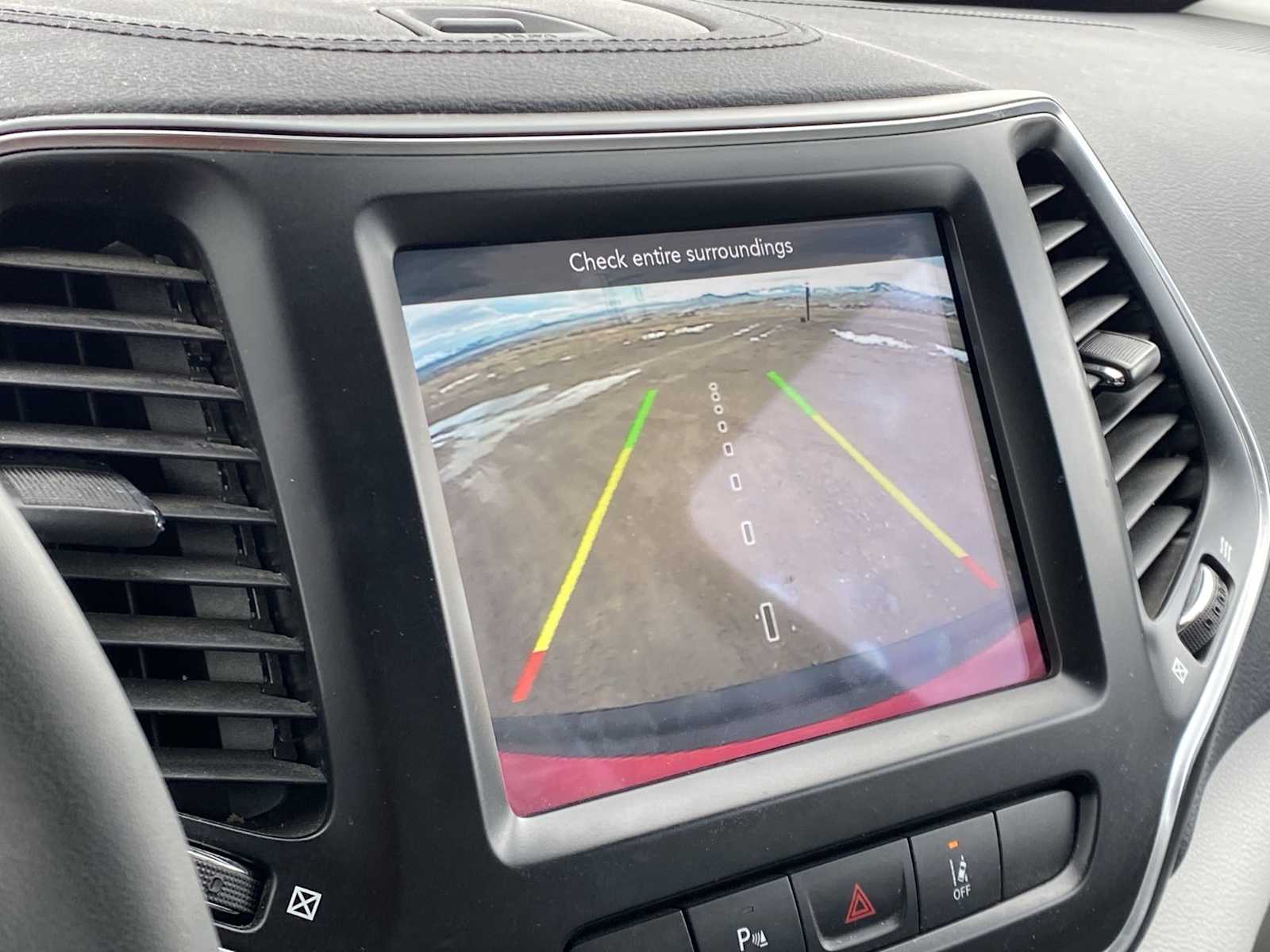 Thumbnail: 2021 Jeep Cherokee - 19