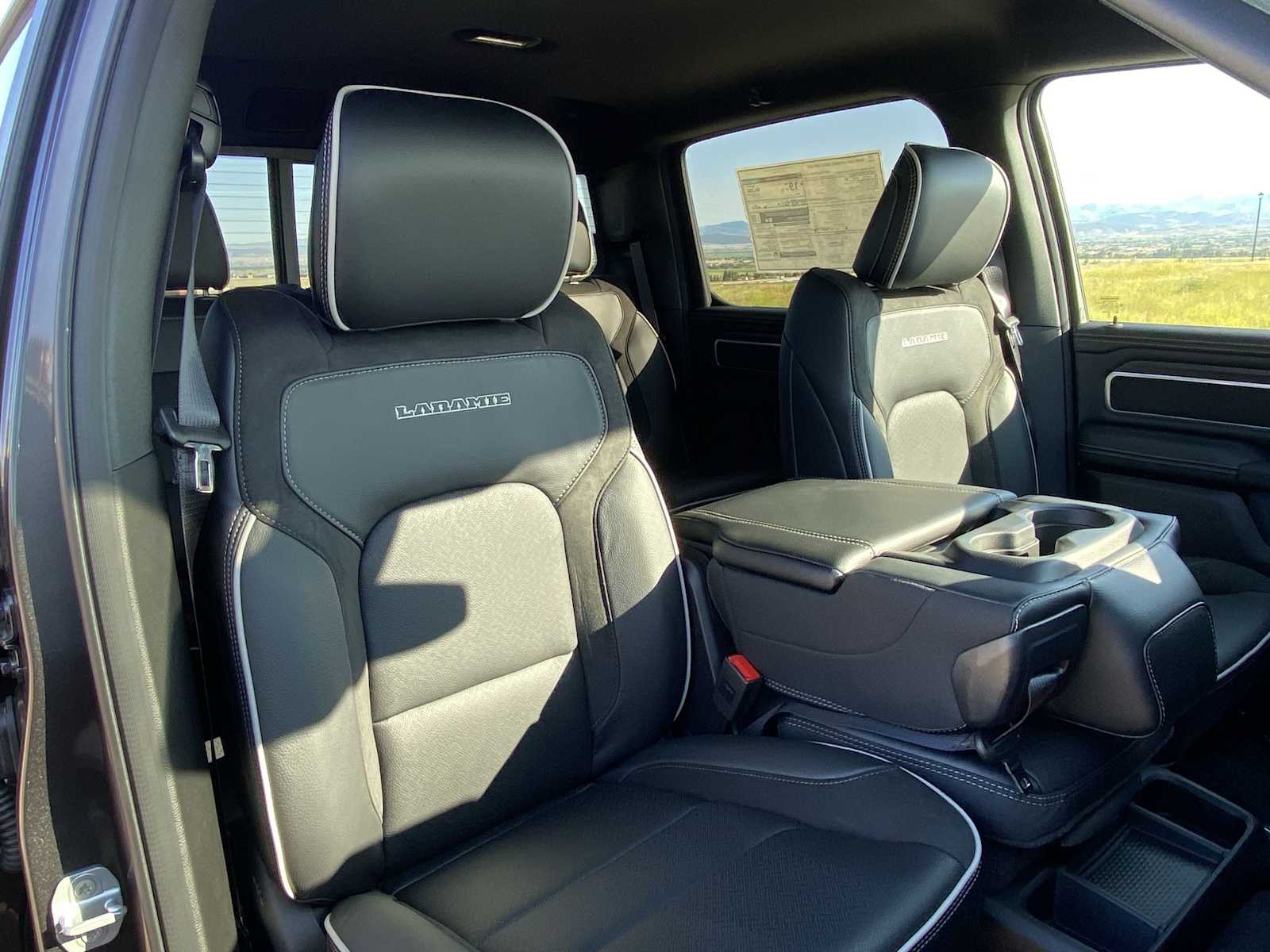 Thumbnail: 2025 RAM 1500 - 17