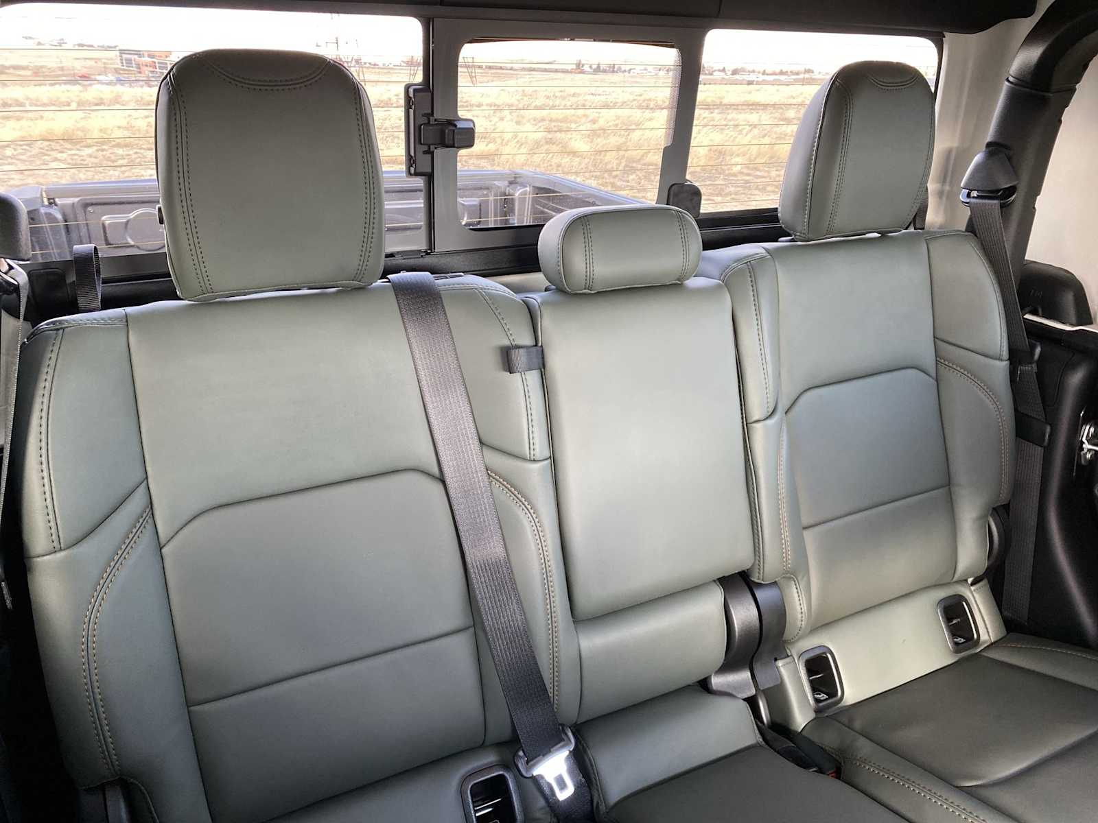 Thumbnail: 2026 Jeep Gladiator - 17