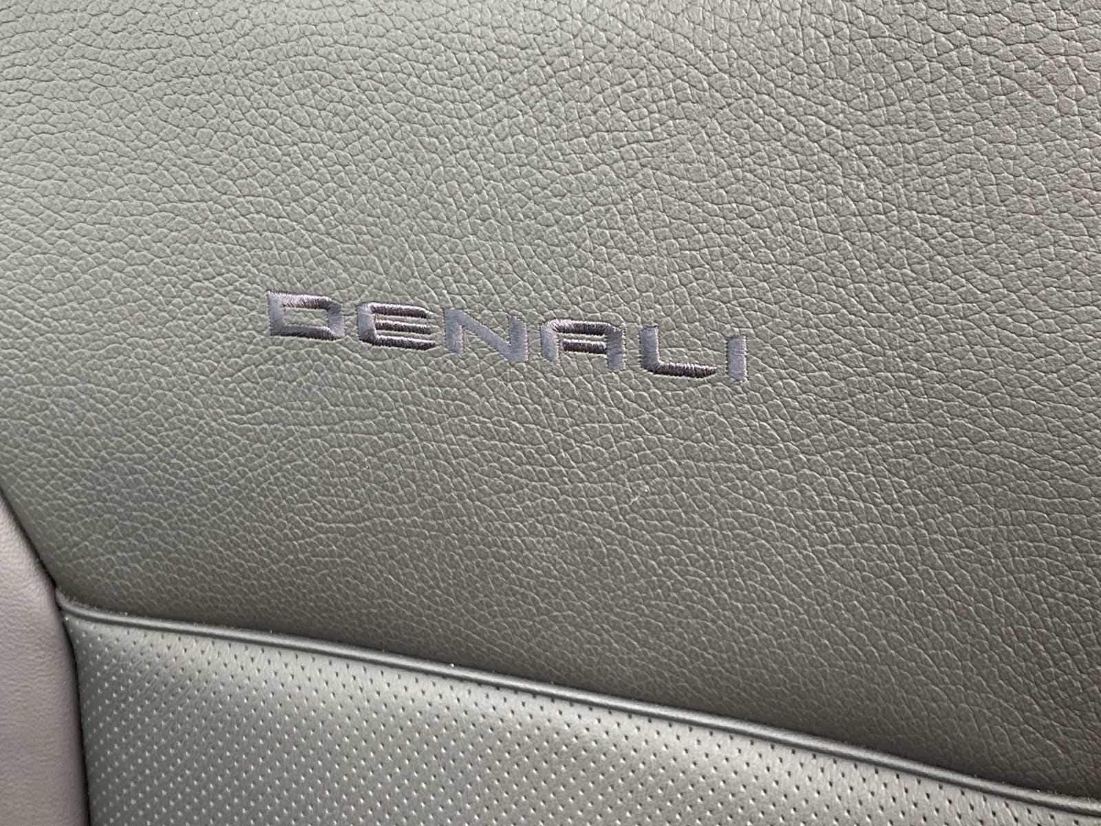 2022 GMC Yukon Denali 14