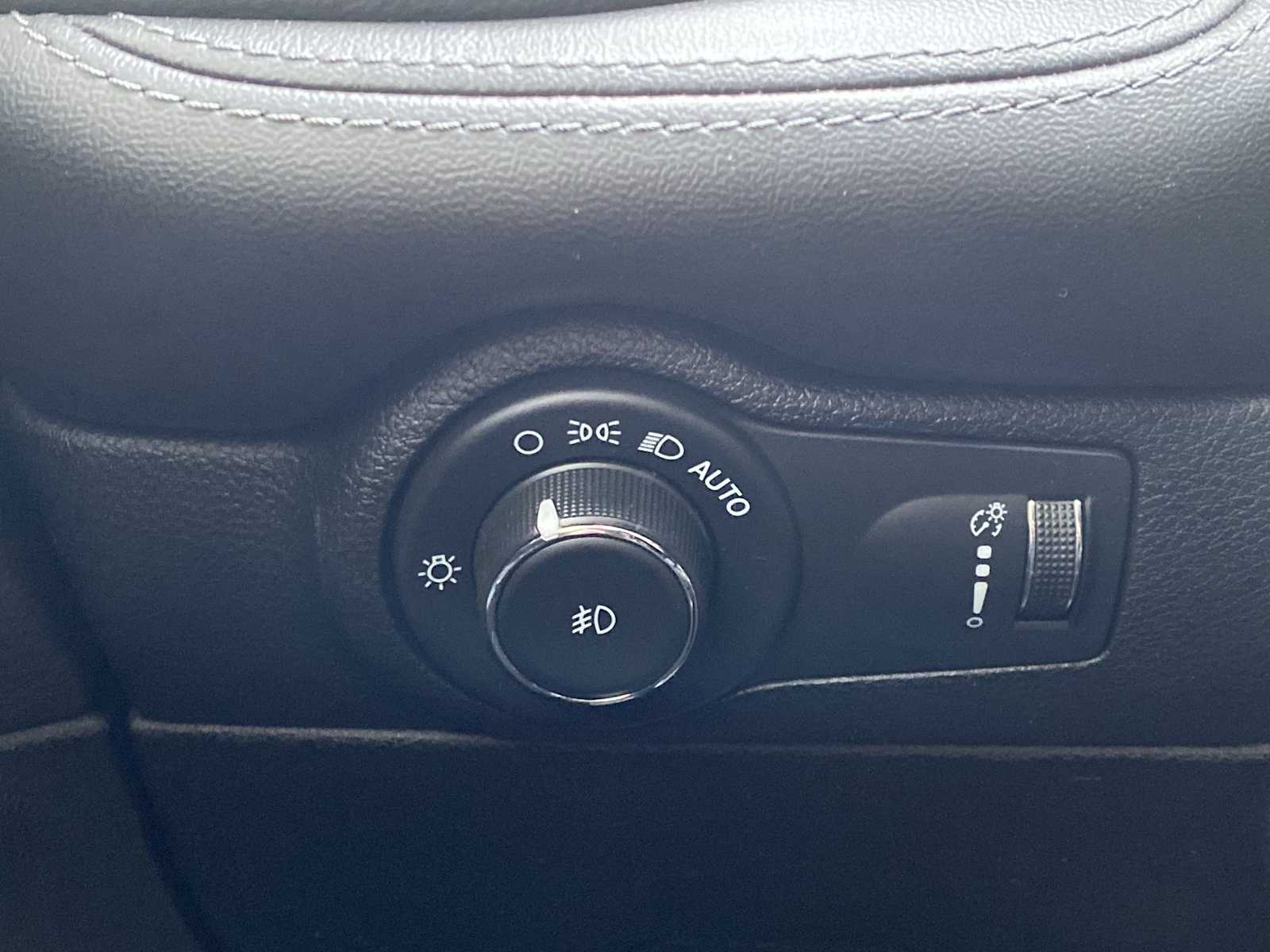 Thumbnail: 2022 Dodge Durango - 22