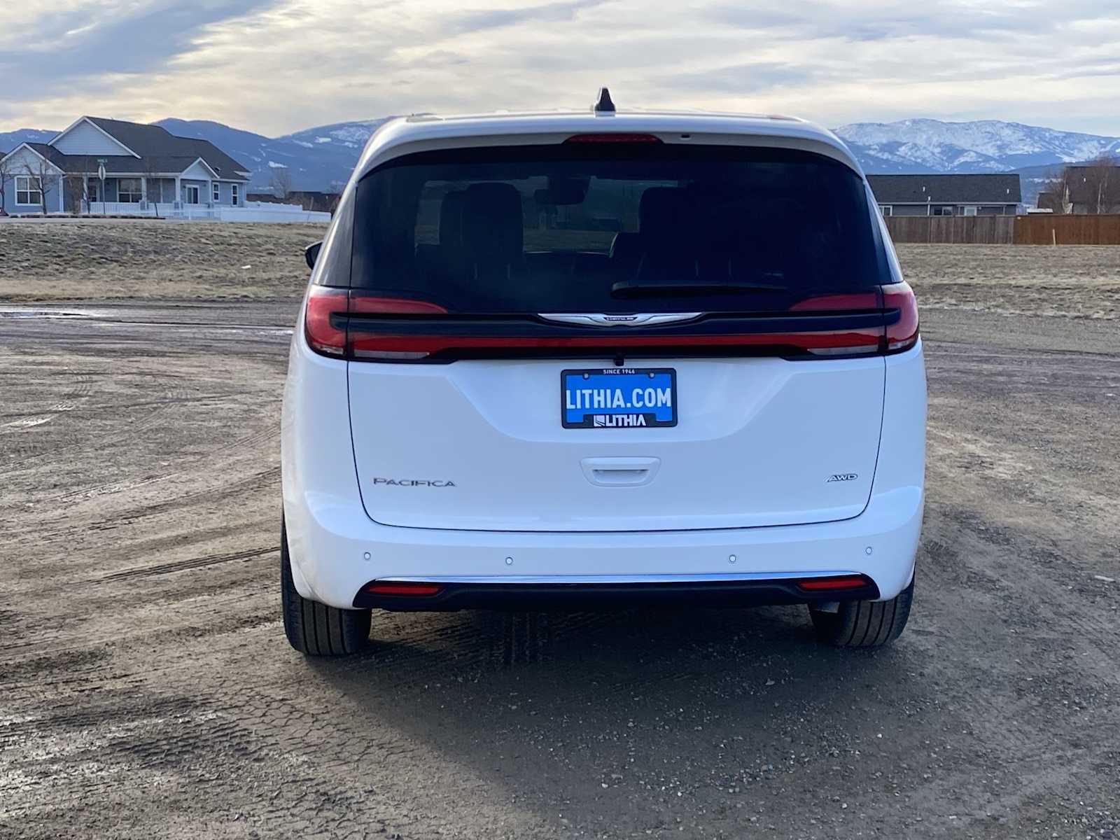 Thumbnail: 2026 Chrysler Pacifica - 13