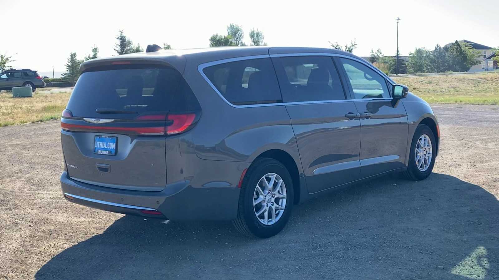 Thumbnail: 2025 Chrysler Pacifica - 8