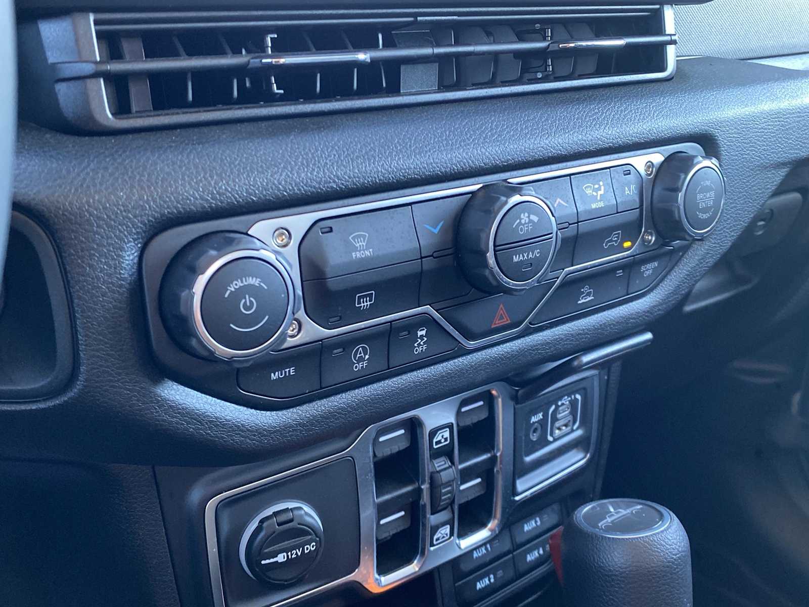 Thumbnail: 2025 Jeep Gladiator - 27