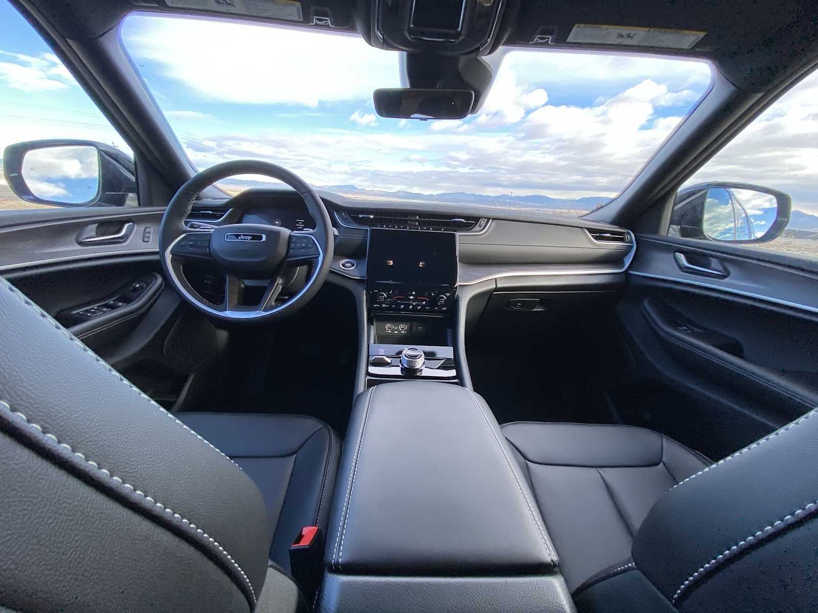 Thumbnail: 2025 Jeep Grand Cherokee - 39