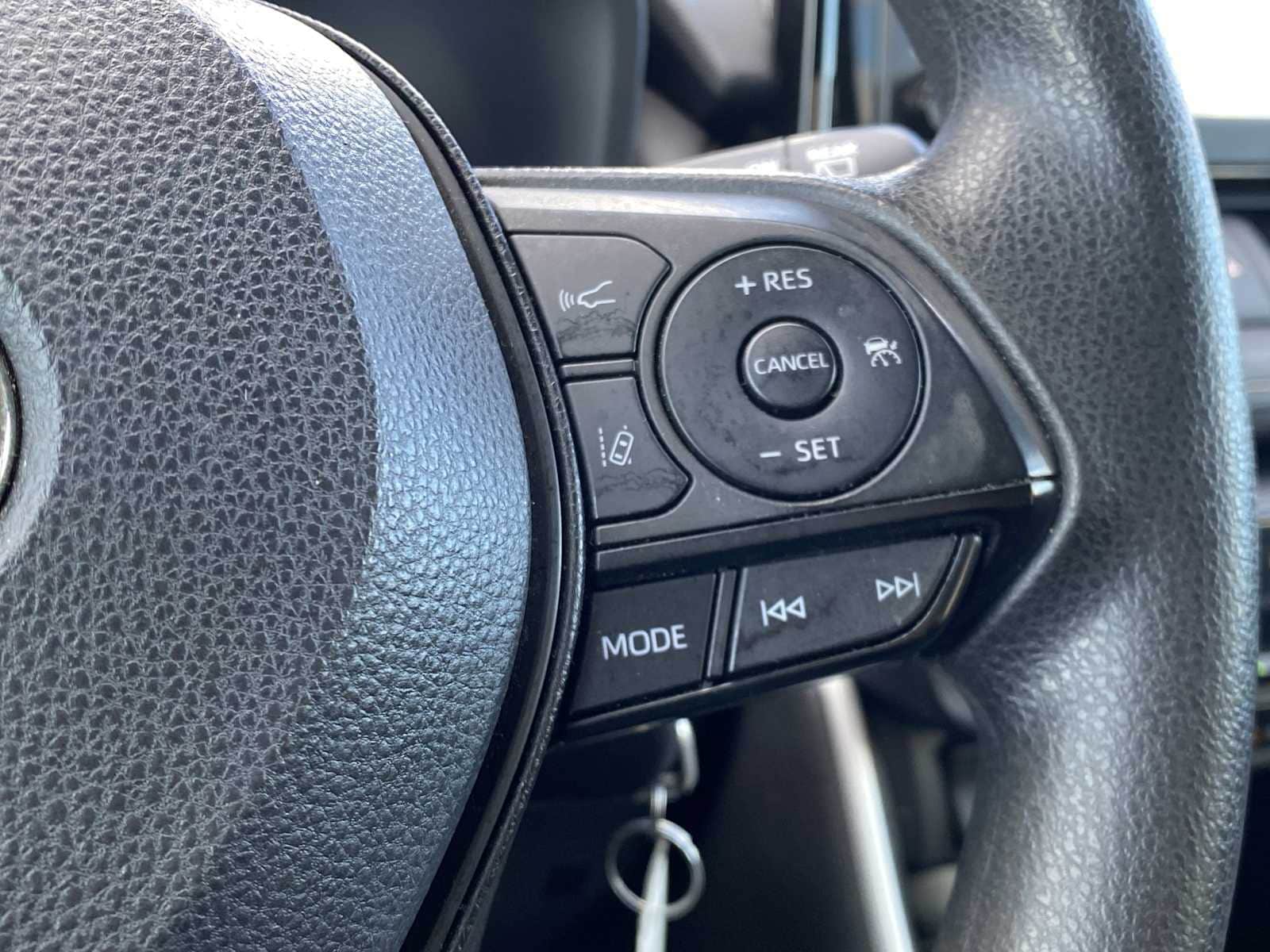 Thumbnail: 2022 Toyota RAV4 - 23