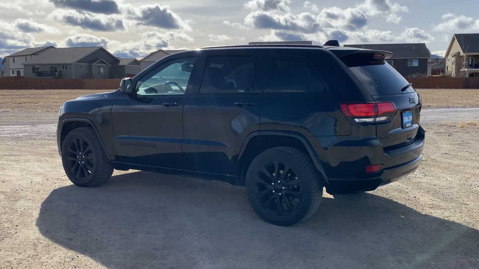 Thumbnail: 2018 Jeep Grand Cherokee - 9
