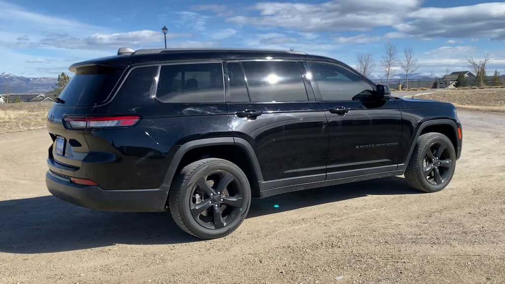 Used 2021 Jeep Grand Cherokee L Laredo SUV