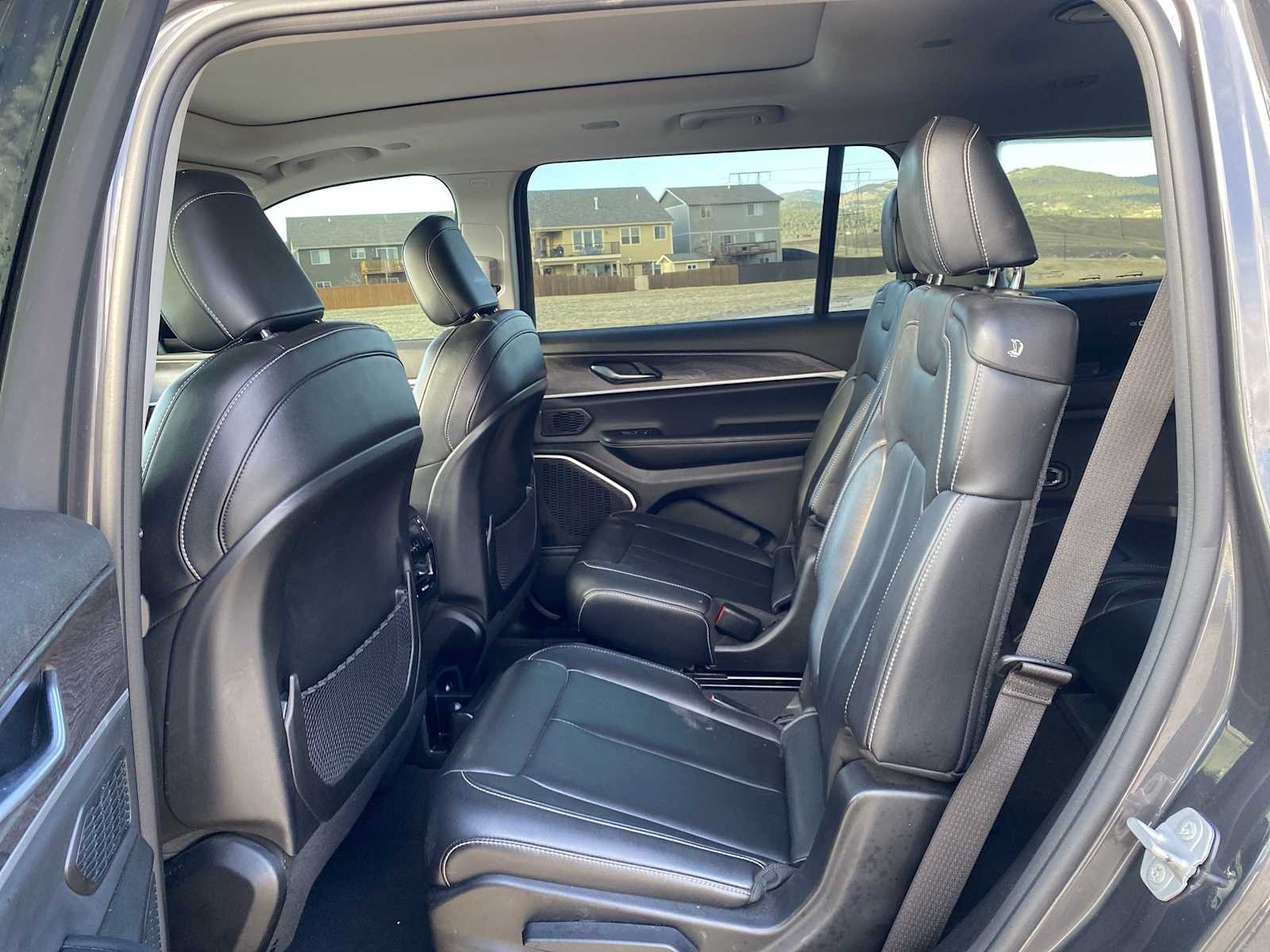 Thumbnail: 2022 Jeep Grand Cherokee - 38