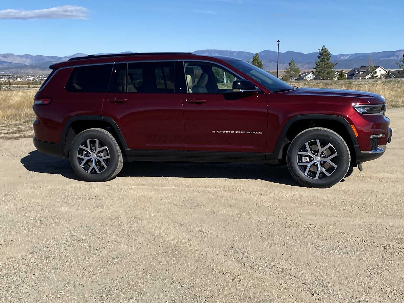 Thumbnail: 2025 Jeep Grand Cherokee - 21
