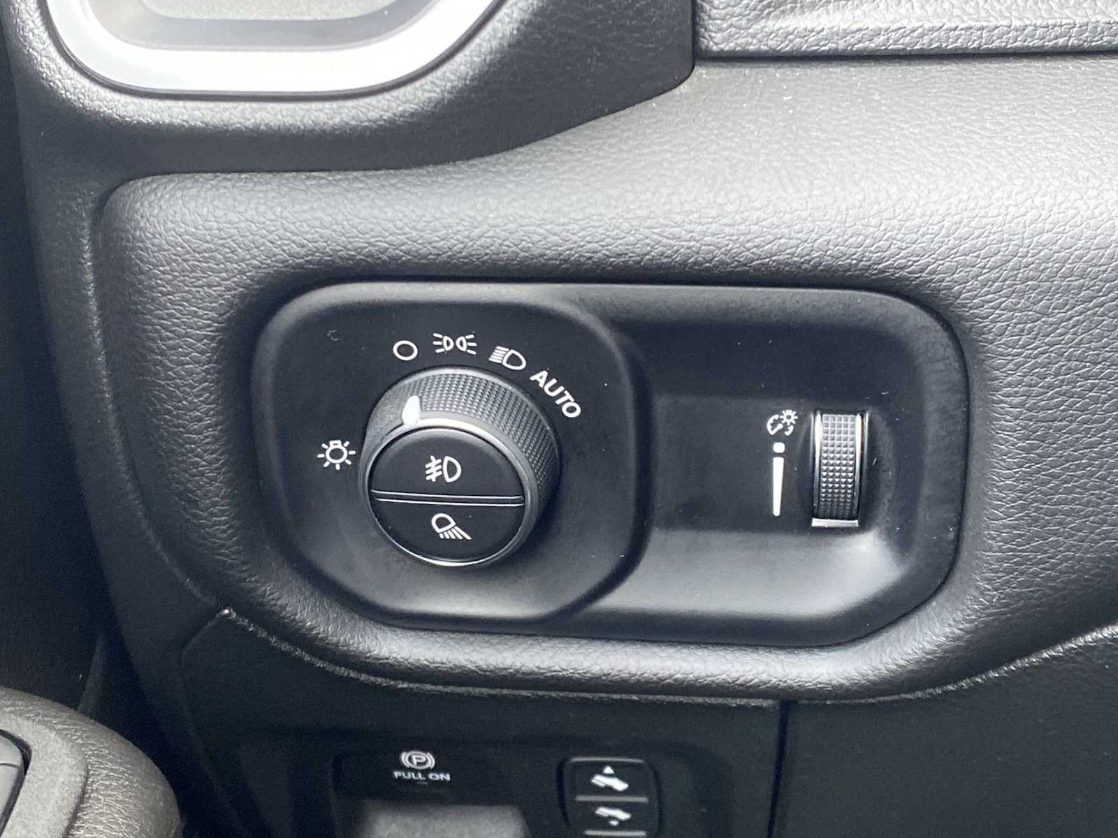 Thumbnail: 2025 RAM 1500 - 21