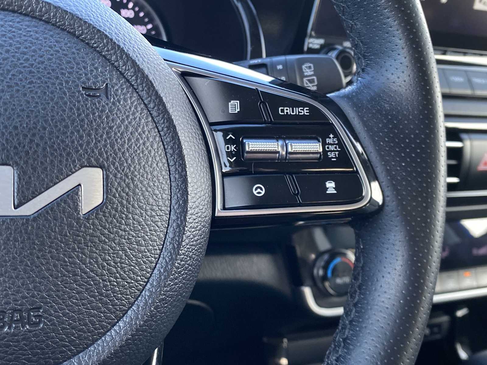 Thumbnail: 2023 Kia Seltos - 32