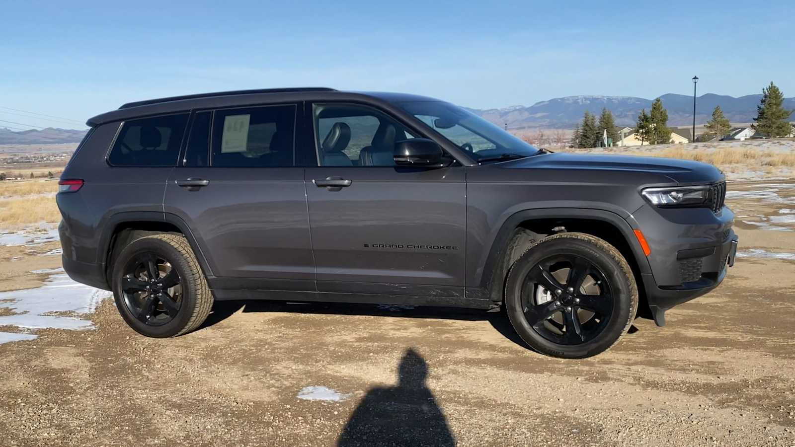 Thumbnail: 2023 Jeep Grand Cherokee - 3