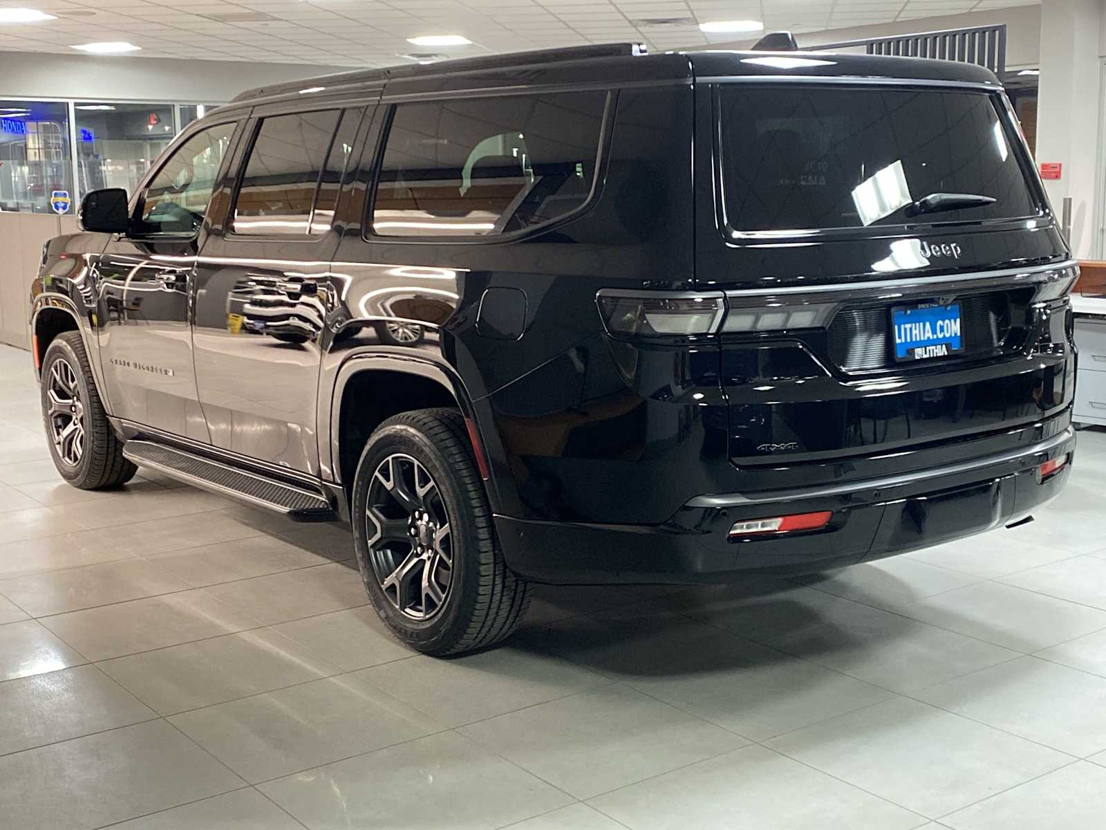 Thumbnail: 2026 Jeep Grand Wagoneer - 4