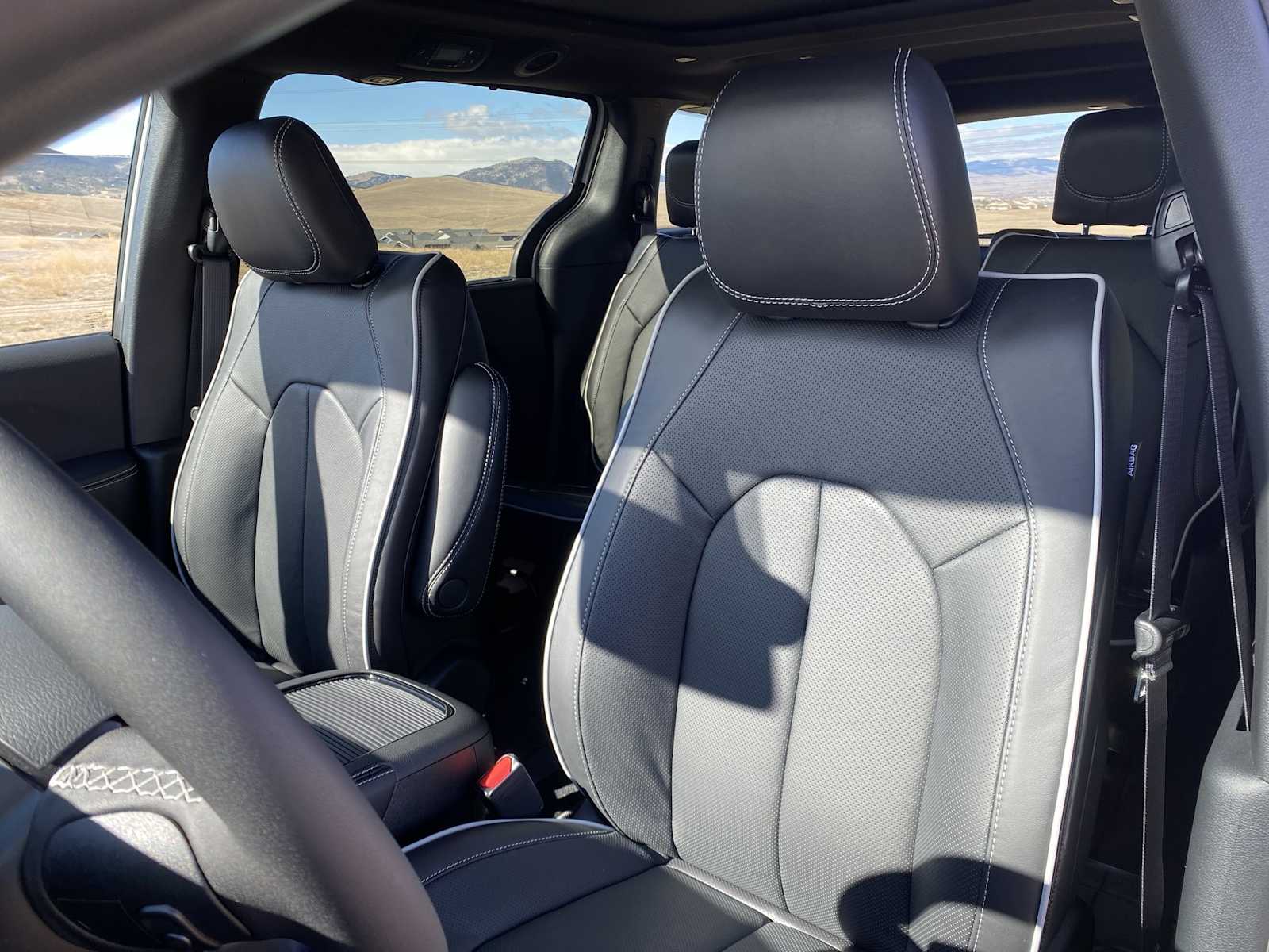 Thumbnail: 2026 Chrysler Pacifica - 19