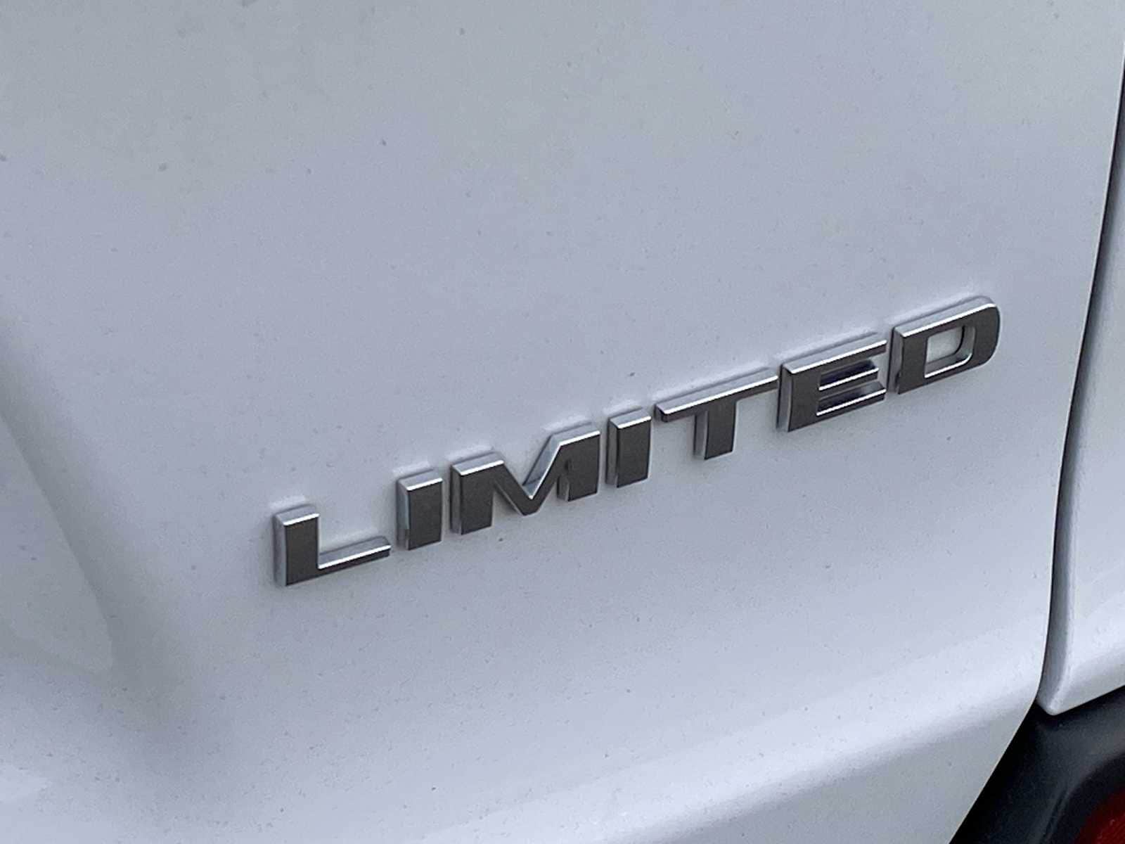 Thumbnail: 2019 Jeep Cherokee - 26