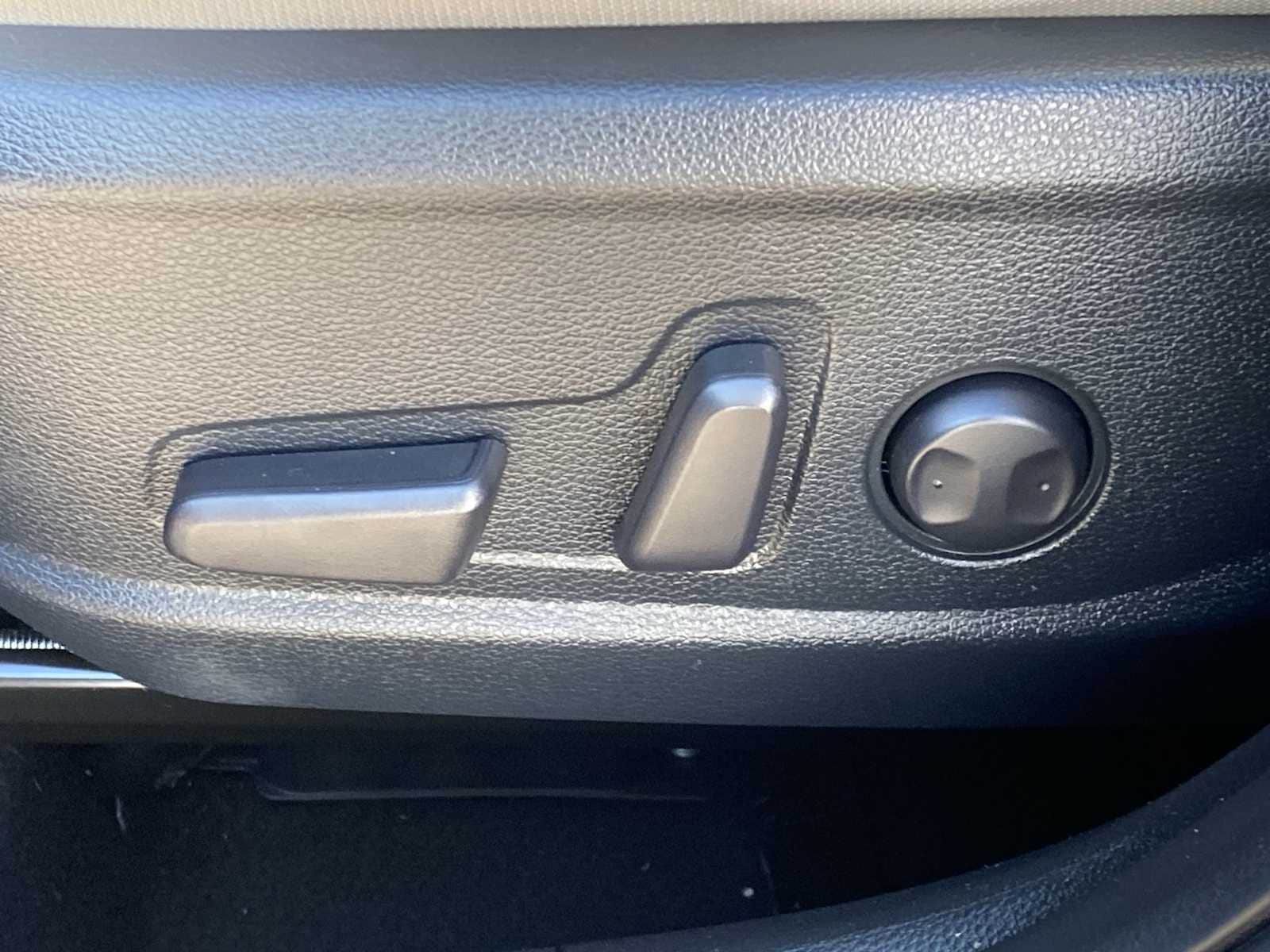 Thumbnail: 2023 Kia Seltos - 21