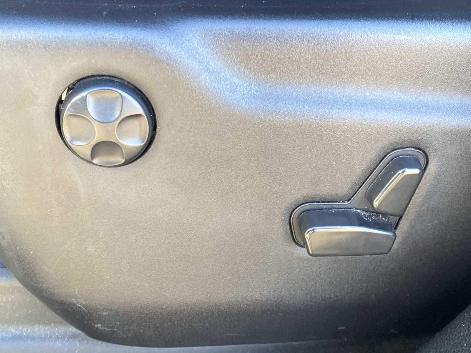 Thumbnail: 2021 Jeep Grand Cherokee - 20