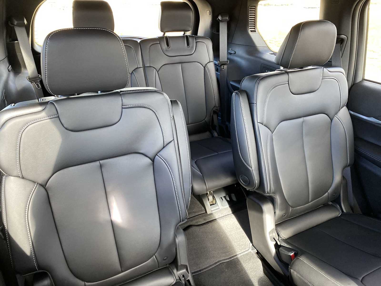 Thumbnail: 2025 Jeep Grand Cherokee - 16