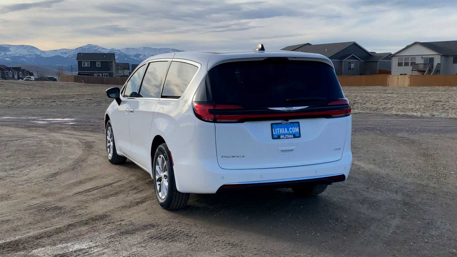 Thumbnail: 2026 Chrysler Pacifica - 7