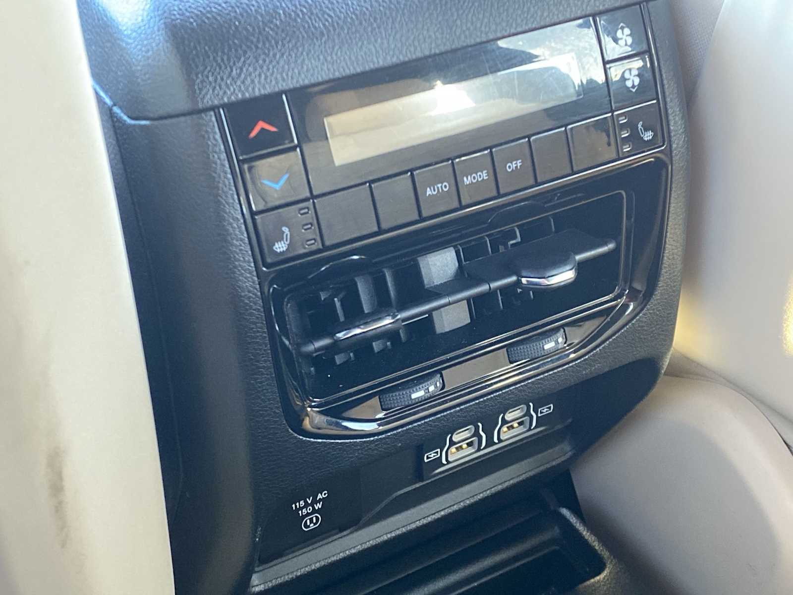 Thumbnail: 2024 Jeep Grand Cherokee L - 35