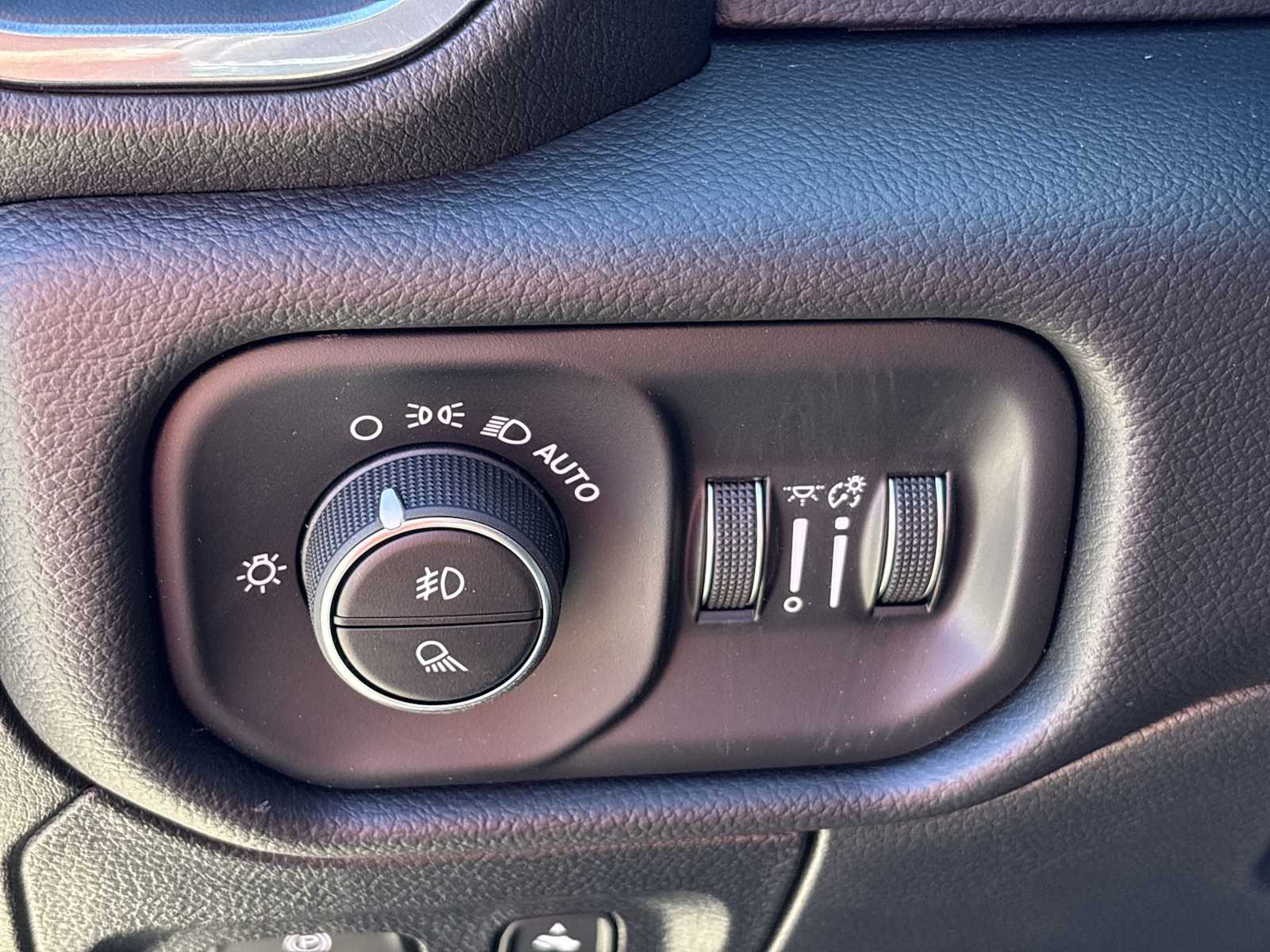 Thumbnail: 2026 RAM 1500 - 21