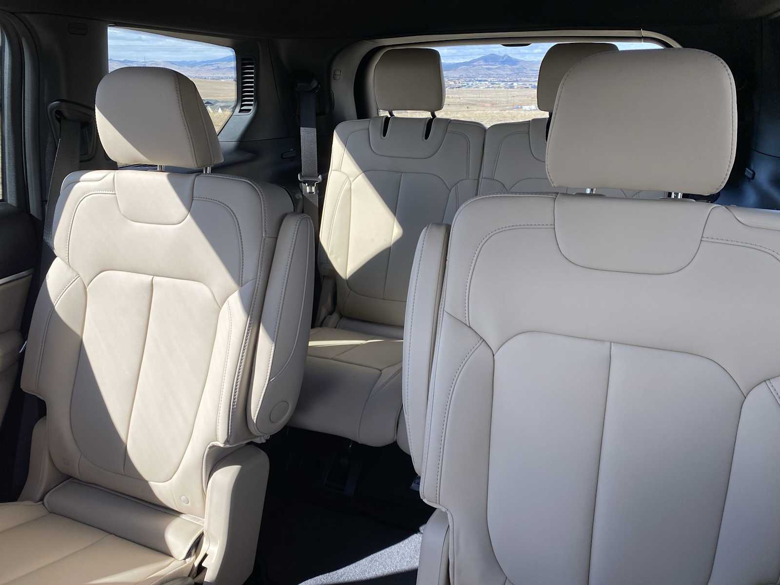 Thumbnail: 2025 Jeep Grand Cherokee - 18