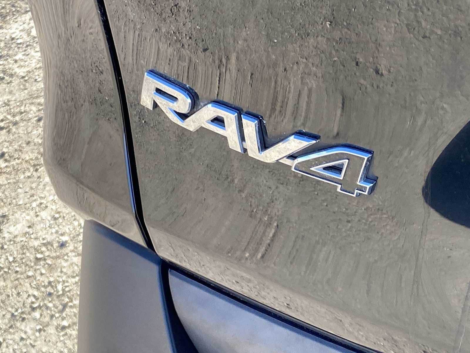 Thumbnail: 2019 Toyota RAV4 - 15