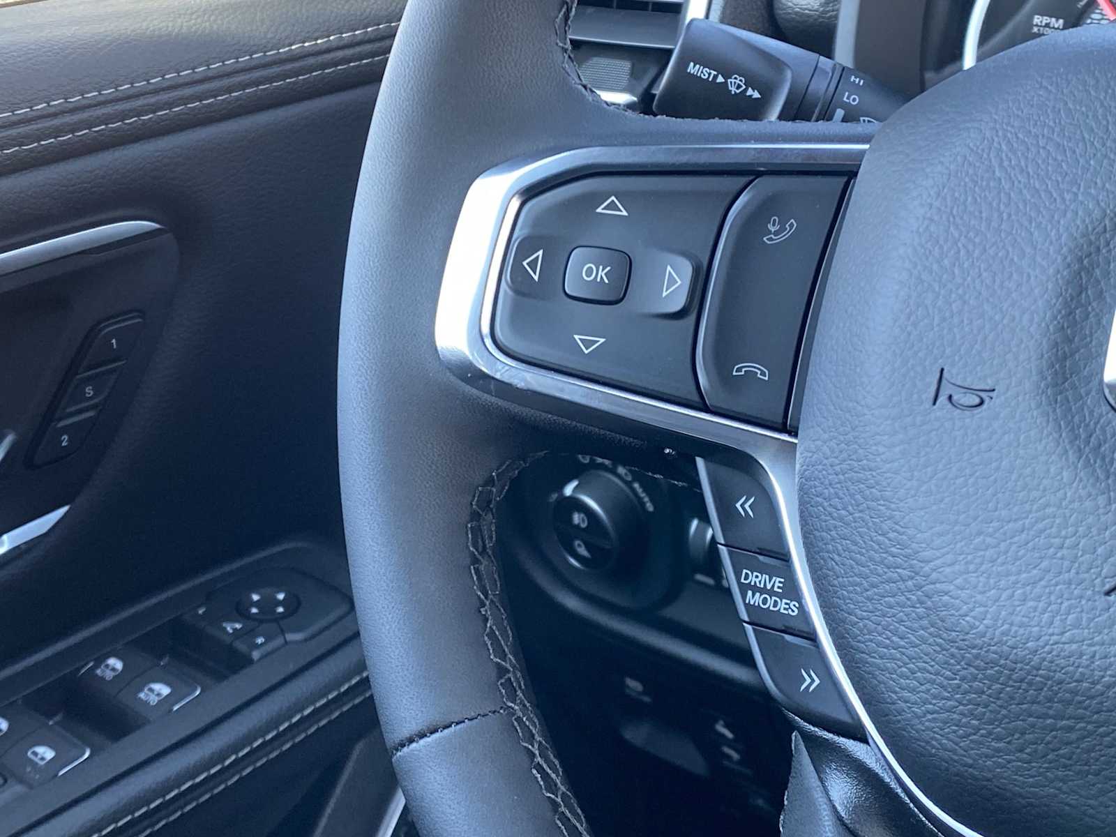 Thumbnail: 2026 RAM 1500 - 32