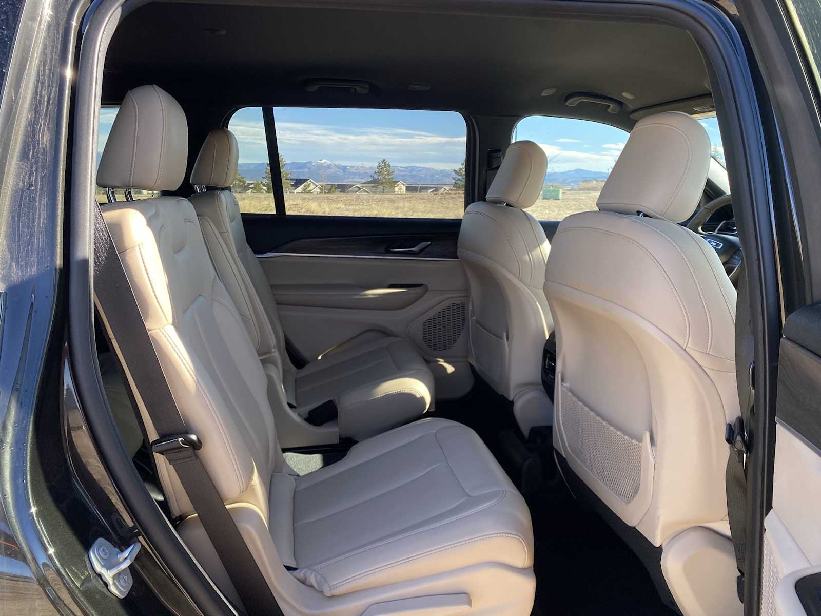 Thumbnail: 2024 Jeep Grand Cherokee L - 36