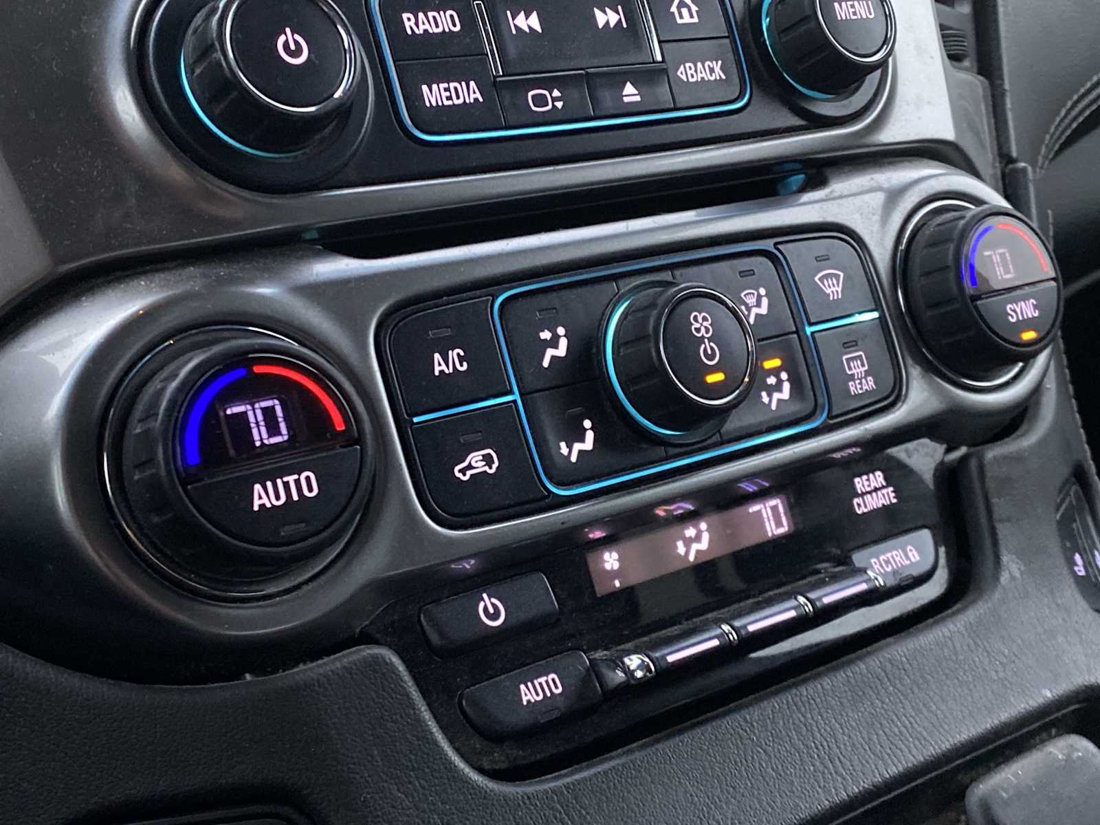 Thumbnail: 2017 Chevrolet Tahoe - 17