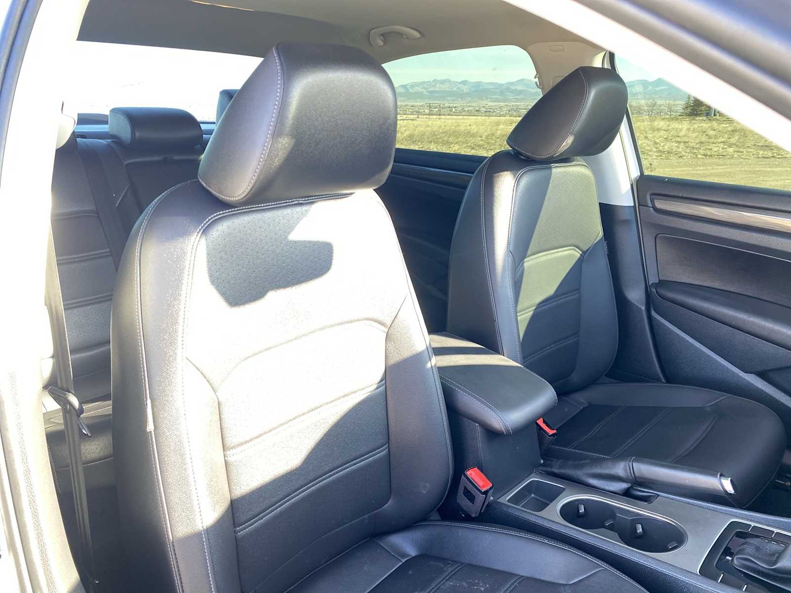 Thumbnail: 2020 Volkswagen Passat - 18