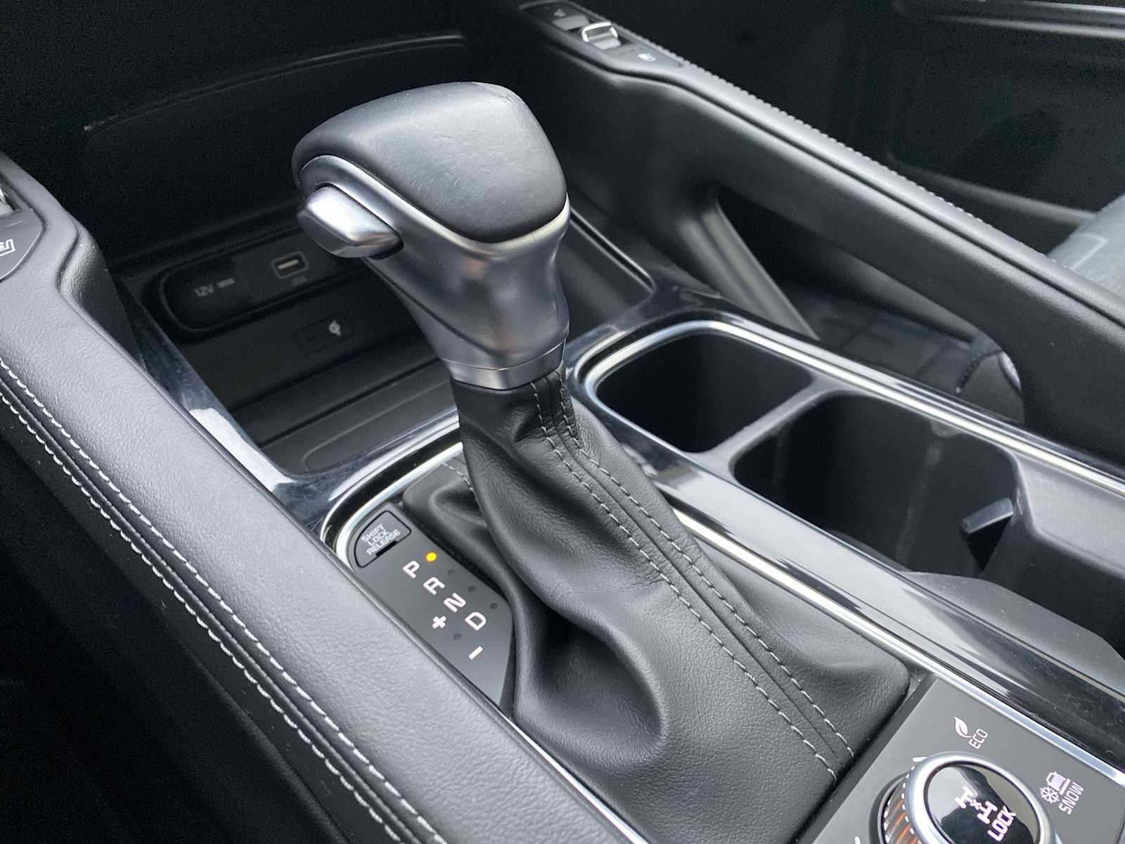 Thumbnail: 2022 Kia Telluride - 19