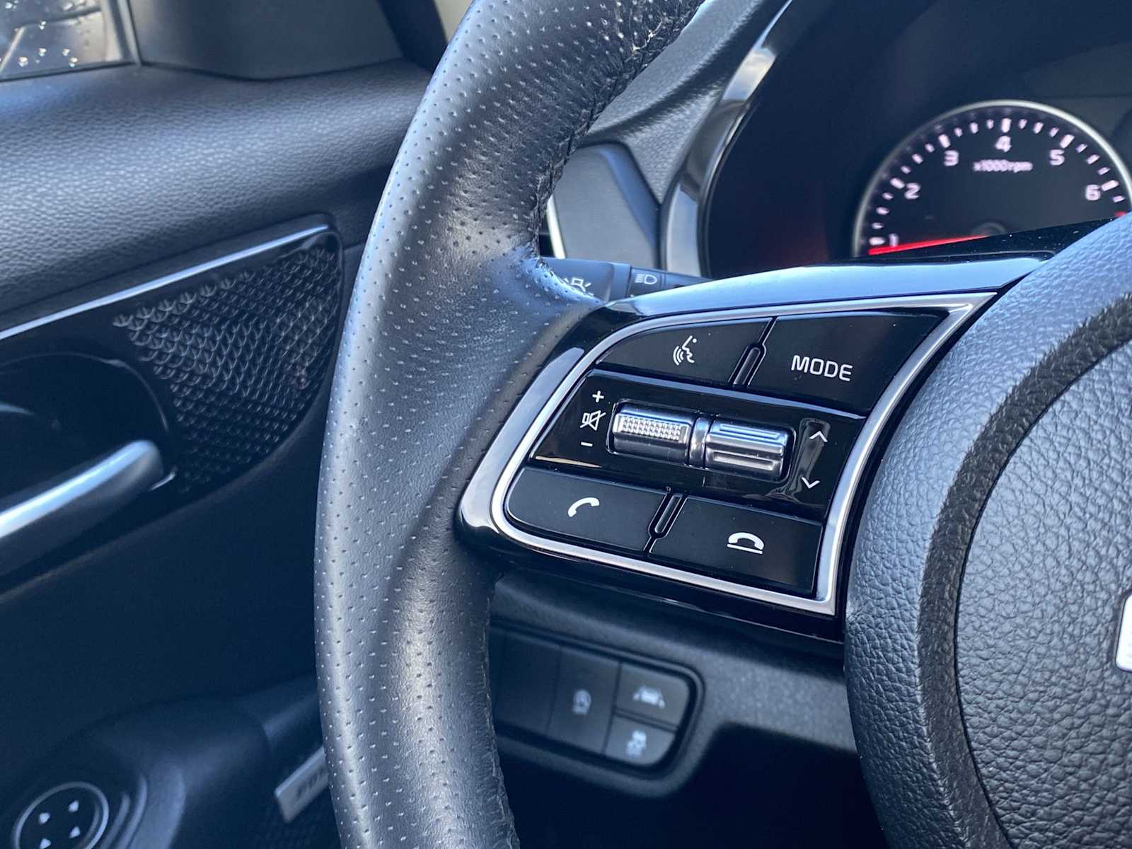 Thumbnail: 2023 Kia Seltos - 31