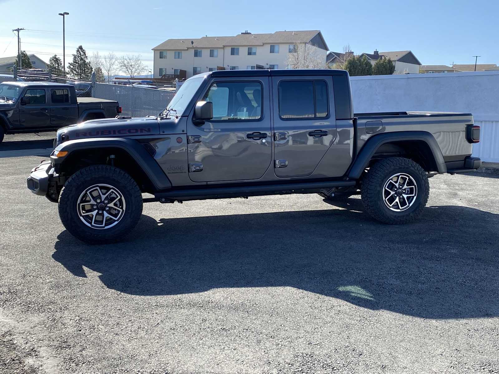 Thumbnail: 2025 Jeep Gladiator - 10