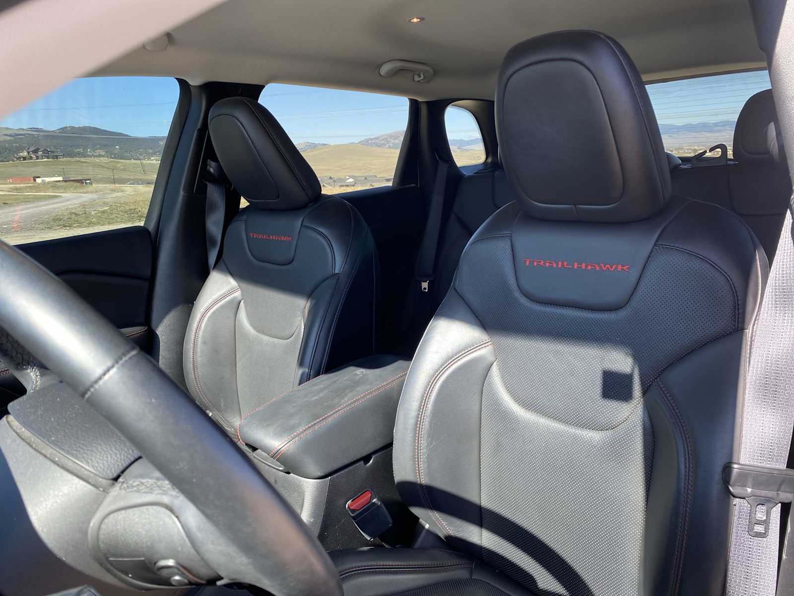 Thumbnail: 2019 Jeep Cherokee - 18