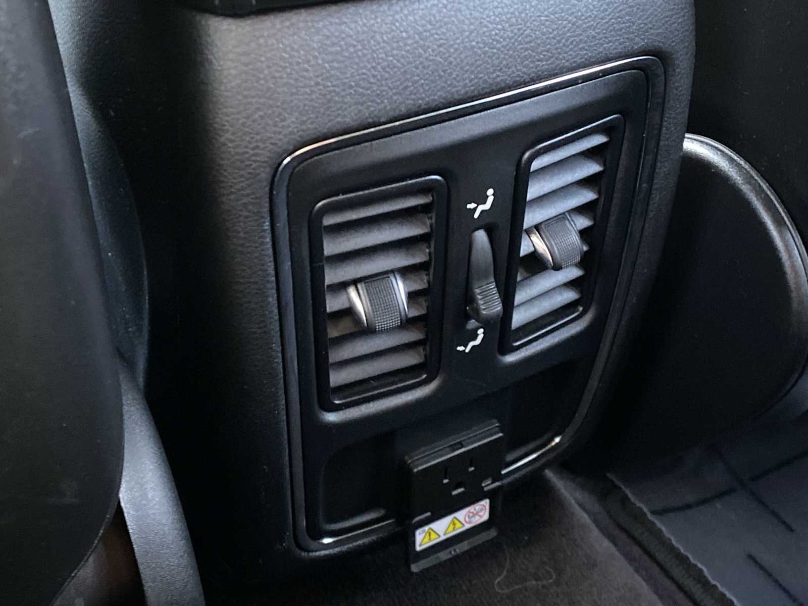 Thumbnail: 2018 Jeep Grand Cherokee - 34