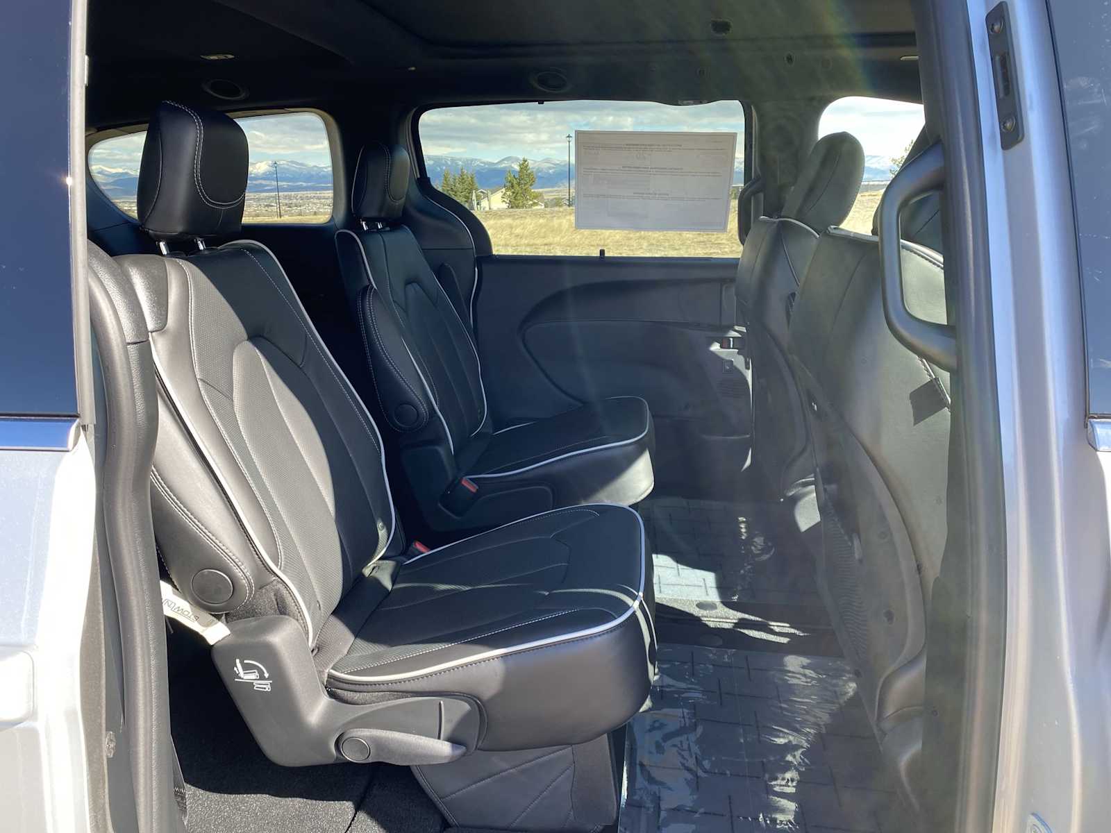 Thumbnail: 2026 Chrysler Pacifica - 36