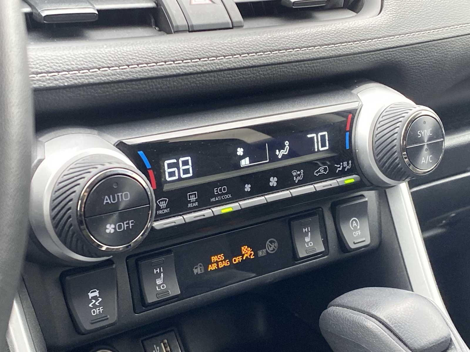 Thumbnail: 2023 Toyota RAV4 - 25