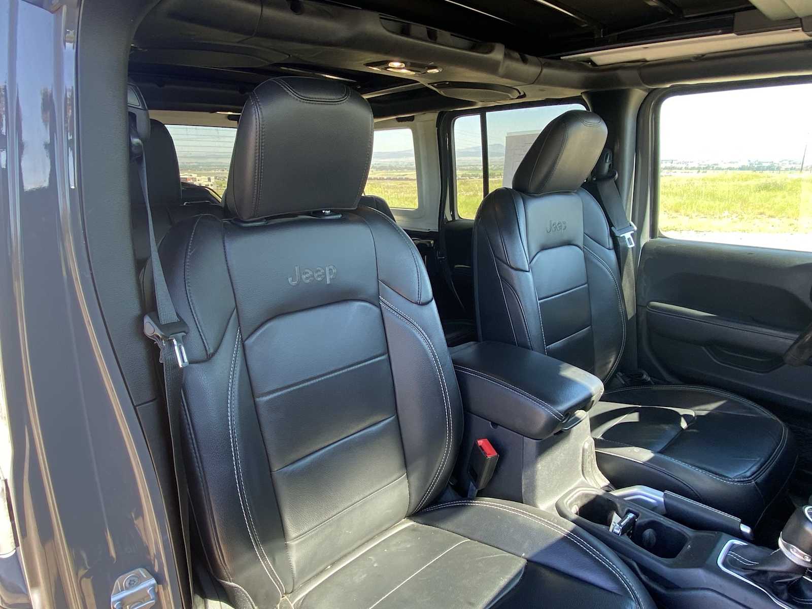 Thumbnail: 2019 Jeep Wrangler - 17
