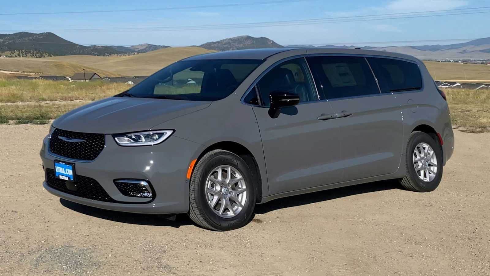 Thumbnail: 2025 Chrysler Pacifica - 4